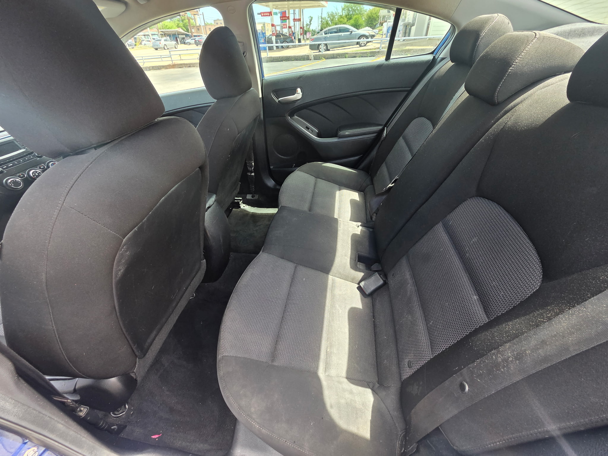2017 Kia Forte LX photo 9